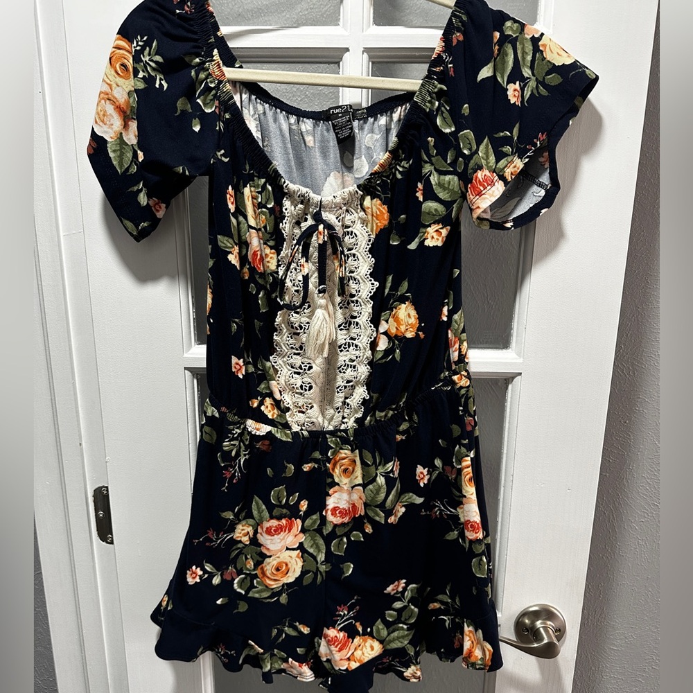Rue21 Navy Floral Short Sleeve Lace Romper